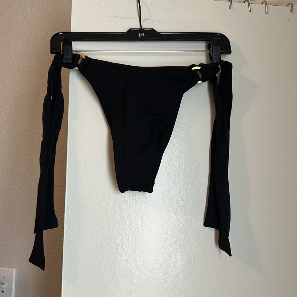 L*Space Black Tanga Cut Bikini Bottom - Size Large $99 Retail NWT - Picture 4 of 10